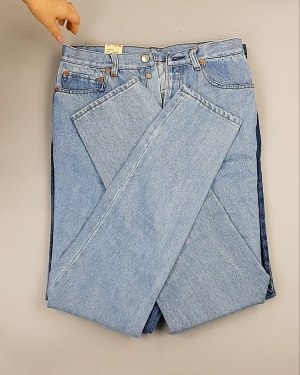 Фотография  420 - Джинсы LEVIS муж #7,6 кг, ЛОТ №7015 оптом в Барнауле и Алтайском крае