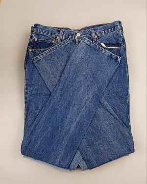 Фотография  998 - Джинсы LEVIS муж #7,6 кг, ЛОТ №7015 оптом в Барнауле и Алтайском крае